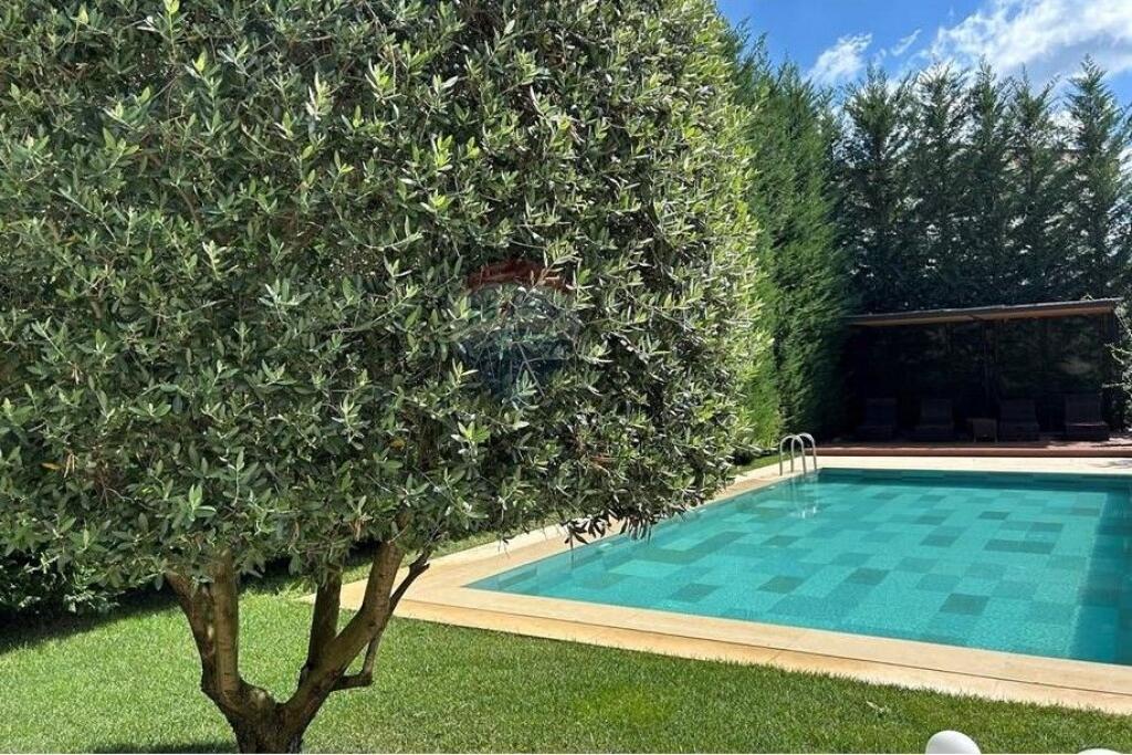 Jepet me Qira Vile Luksoze prane Teg