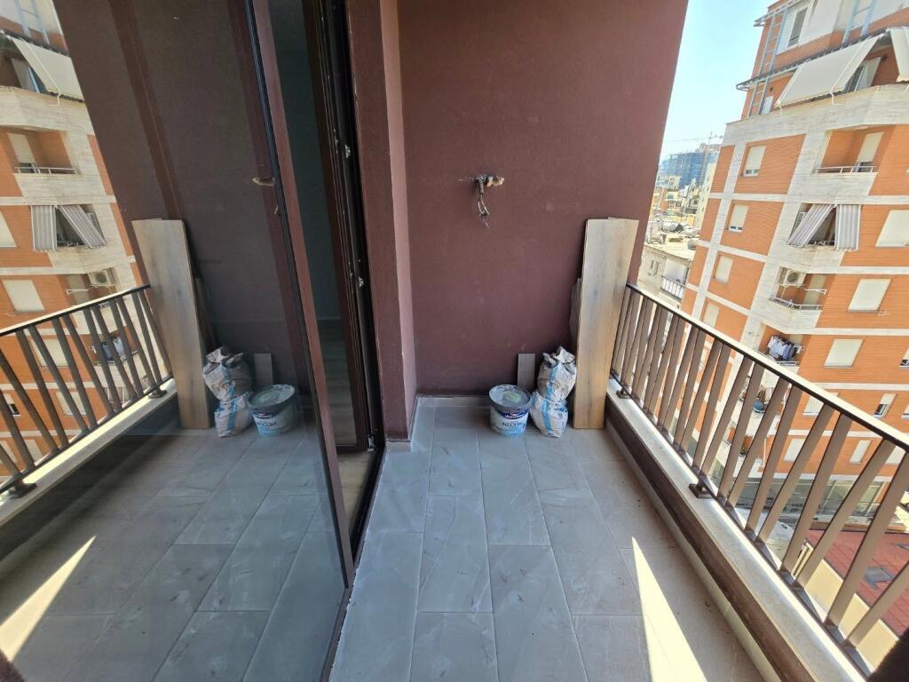 JEPET ME QERA APARTAMENT 1 +1 /PRANE SPITALIT GJERMAN &amp; M.SHYRI