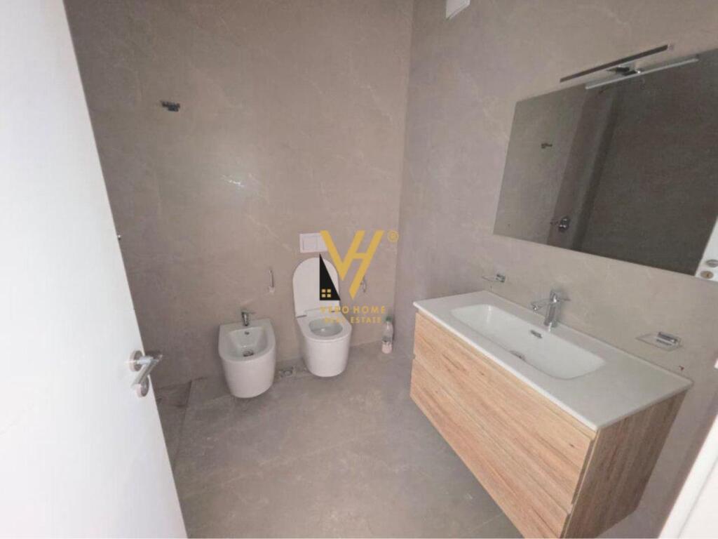 JEPET APARTAMENT 2+1+2 ME QIRA TE KOMUNA E PARISIT 1.100 EURO