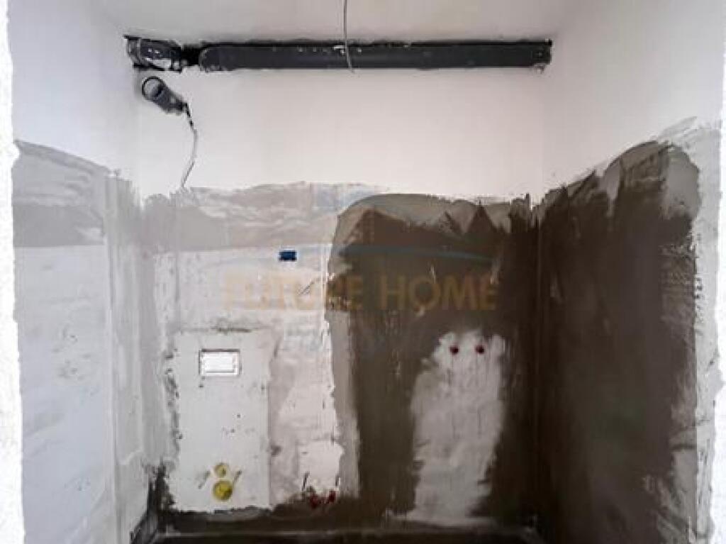 Shitet, Apartament 2+1, Rruga e Elbasanit, Tiranë.