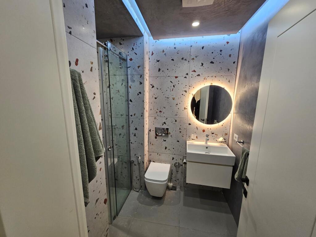 Shitet super apartament 2+1+ depo ne zonen e malit te robit