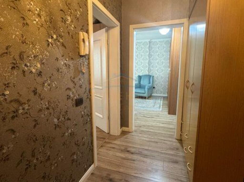 Shitet, Apartament 2+1+2, Bllok, Tirane.