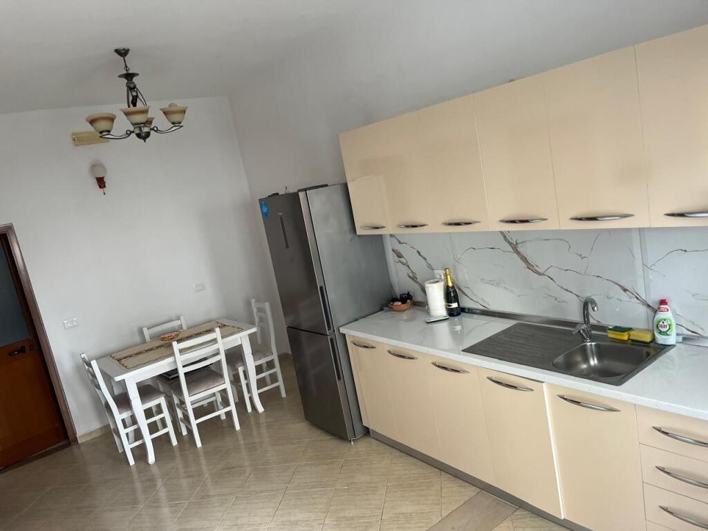 Jepet me qira shtepi private