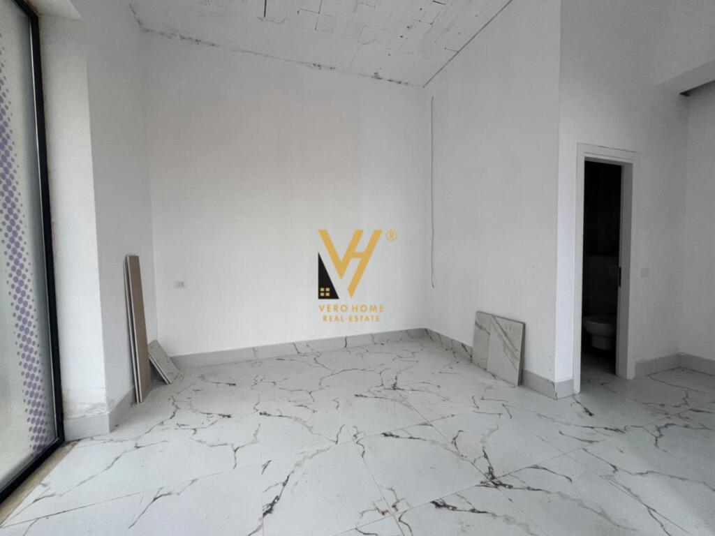 JEPET DYQAN 27 M2 ME QIRA TE RRUGA E DURRESIT 600 EURO