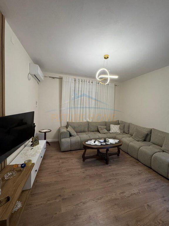 Jap me Qera, Vile 2-Kateshe, Medreseja , Tirane