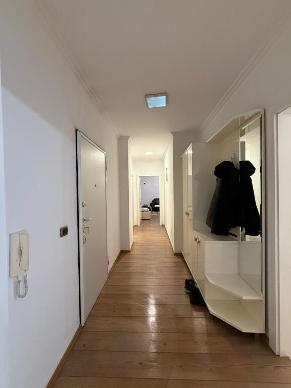 Appartamento in affitto 3+1+2+2 Balconi vicino al Giardino Zoologico, botanico, vicino alla pizzeria Pavarotti