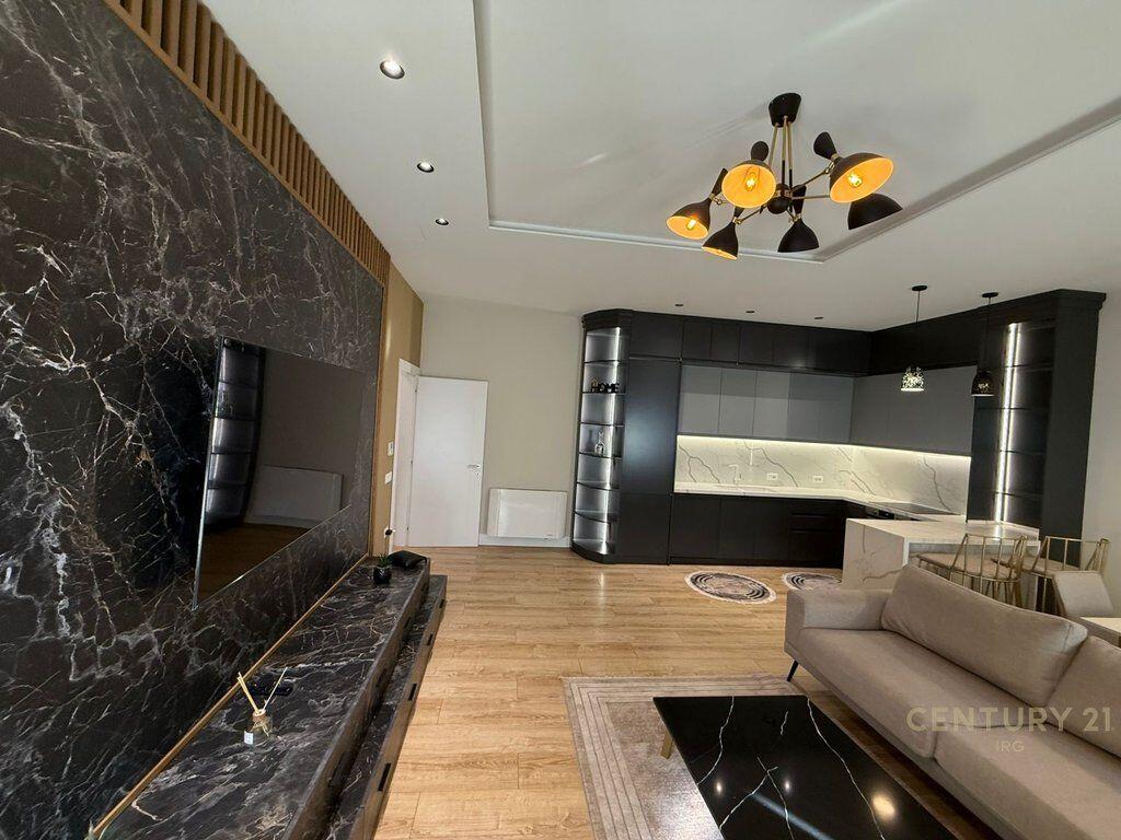 JEPET ME QIRA APARTAMENT 2+1+2 TEK ''KOMPLEKSI SQUARE 21'' !