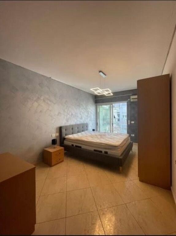 Shitet 2+1 tek Ish Parku