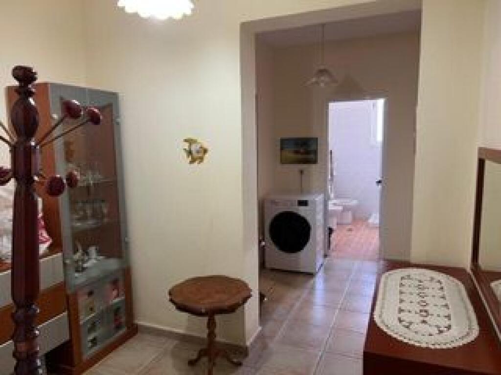 Apartament 1+1 te mbikalimi komunes me 50.000Al