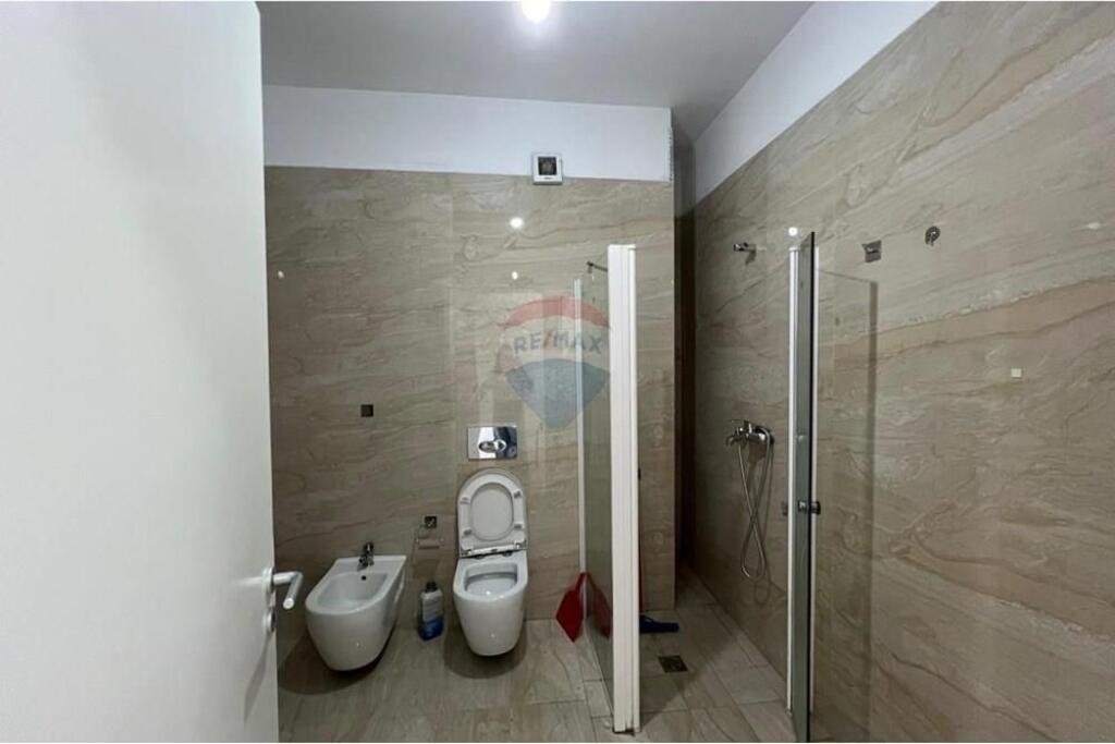 Apartament - Për Shitje - Rruga Ali Demi, Tiranë (ID: 530281030-817)