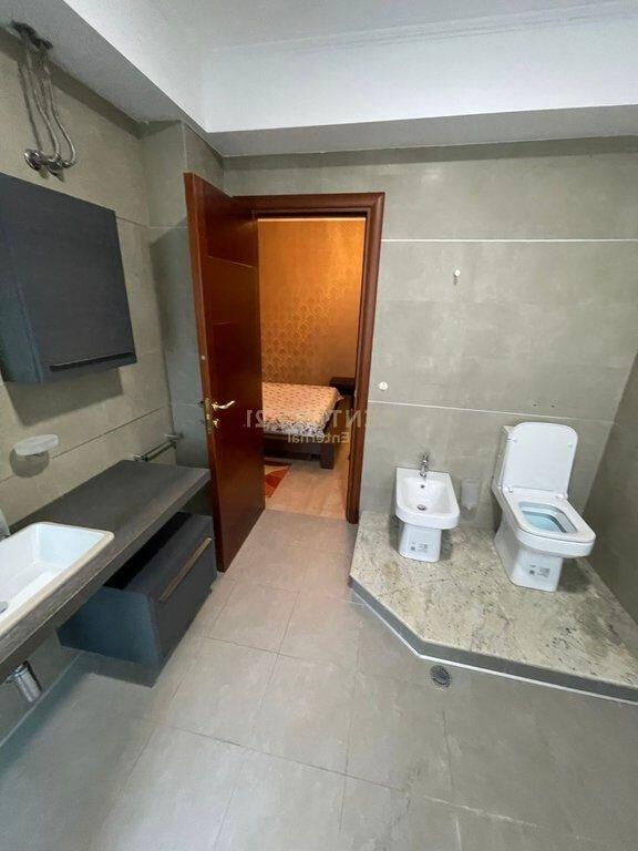 Apartament 3+1+2 me qira ,  