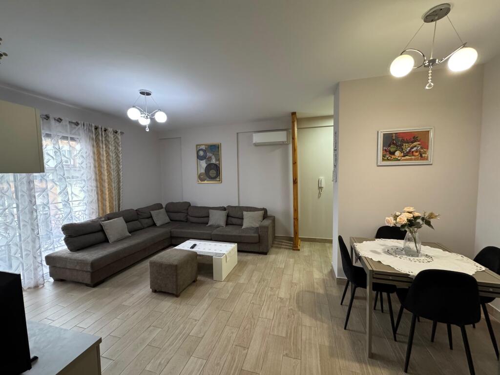 Apartament 1+1 me qira tek 21 dhjetori