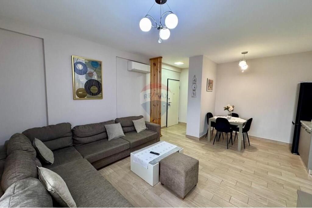 Apartament 1+1 me Qira – Rruga Frosina Plaku, Tiranë