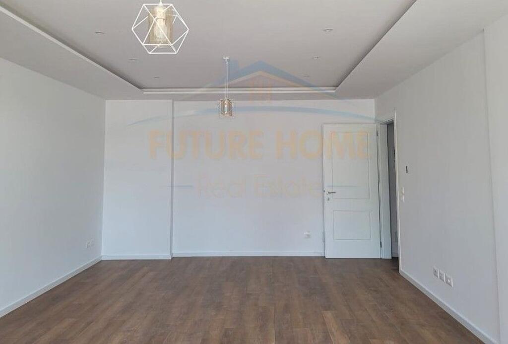 Qera,Ambient për Zyre 2+1+2+ Post Parkimi Lake View ,Tirana.