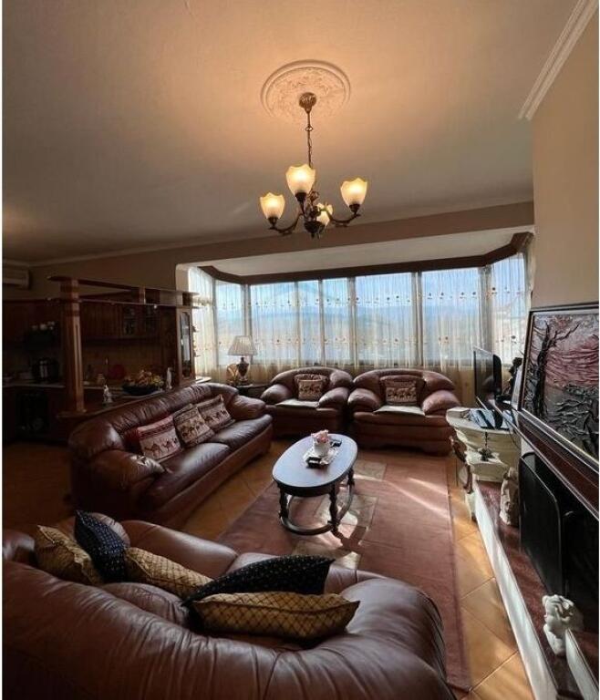 Shitet, Apartament 2+1, Zogu i Zi, Tirana.