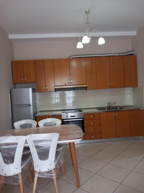 Apartament me qera 2+1 Afer Hilton Hotel