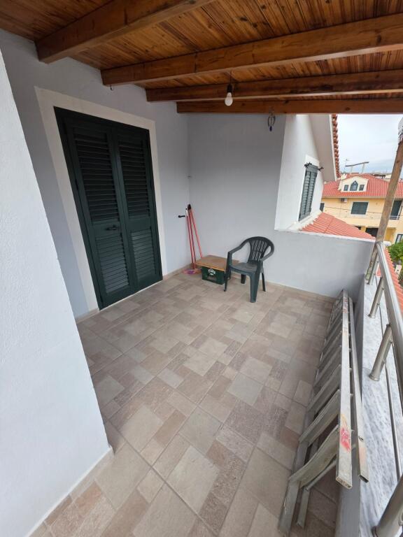 Jepet me qira kati i trete i nje shtepie private 3+1 ne lagje 17