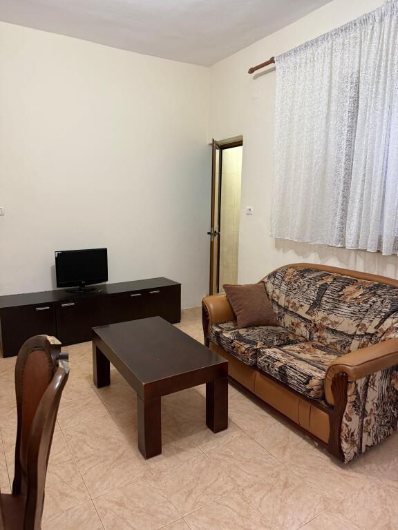 Qera, Hyrje Private 1+1, prane Harry Fultz, ish Hipoteka, 380 euro/muaj