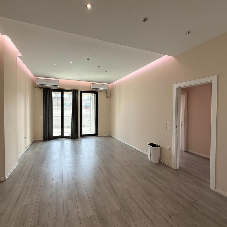 APARTAMENT 2+1+2 PER SHITJE TEK KOMPLEKSI SQUARE 21!
