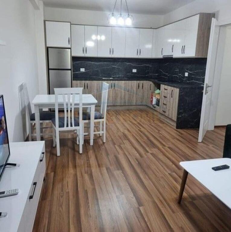 Shitet , Apartament 1+1 Astir,Tirana.
