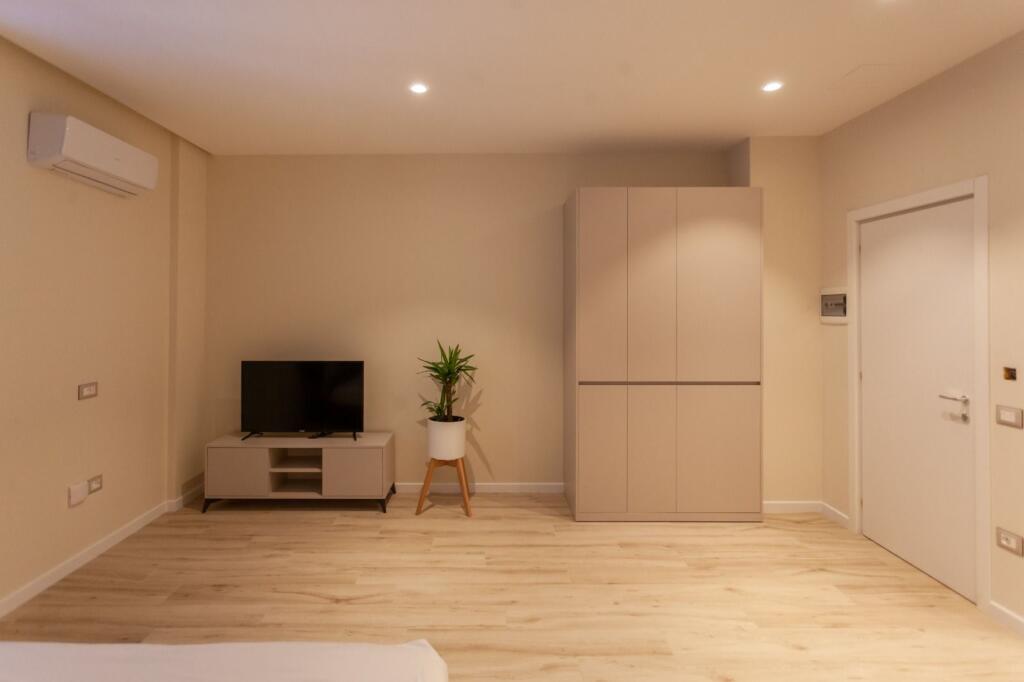 🏠GAZONIERE ME QERA 📍 STACIONI TRRENIT