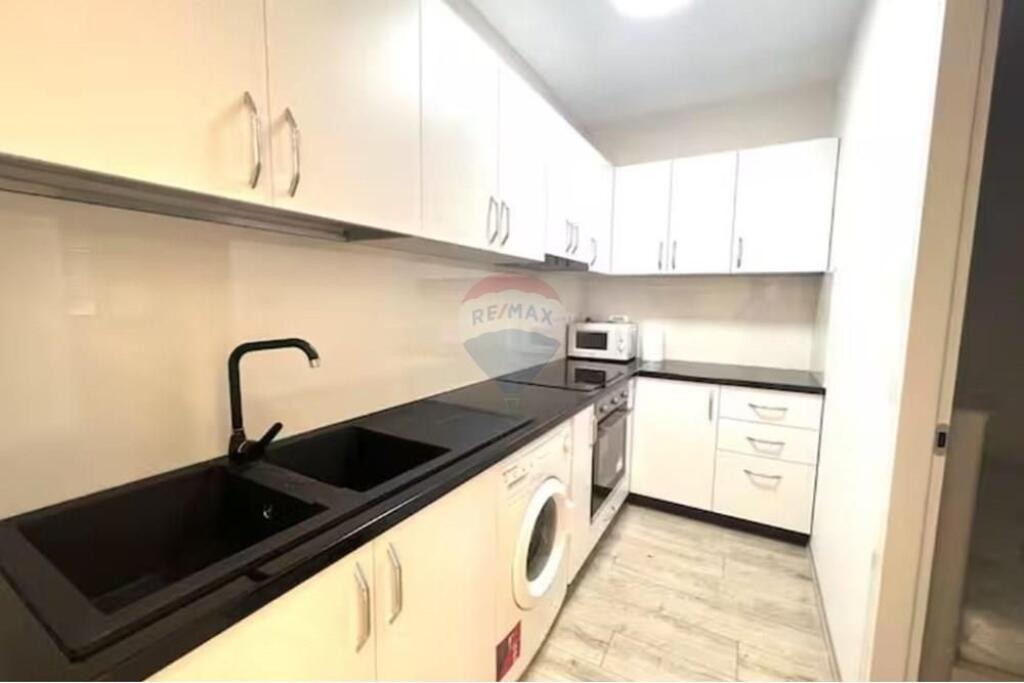 Apartment 1+1 for sale near Qemal Stafa Street in the New Bazaar area.