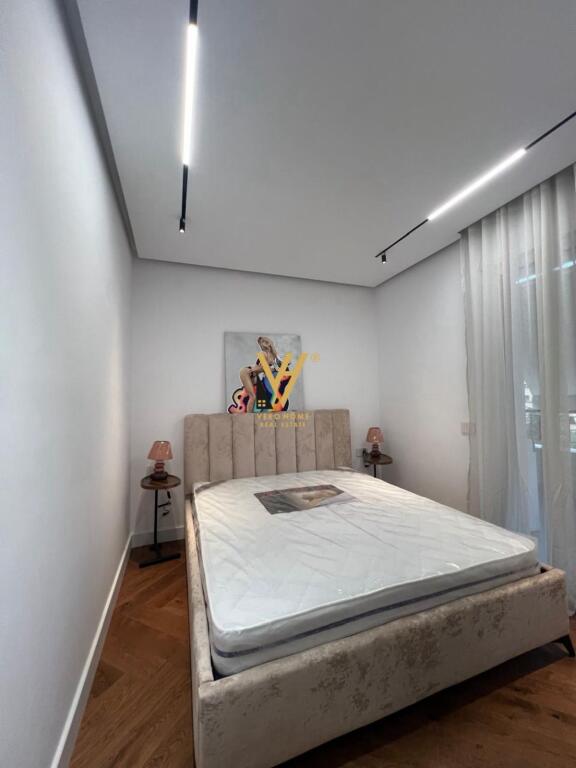 JEPET APARTAMENT 2+1+2+BLK ME QIRA TE RRUGA E DURRESIT 1.200 EURO