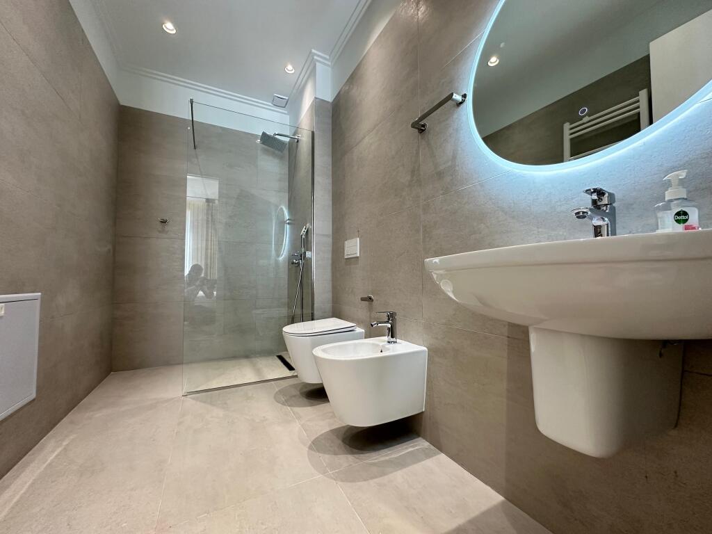 📌 Jepet me Qira – Apartament 3+1 në Liqenin e Thate