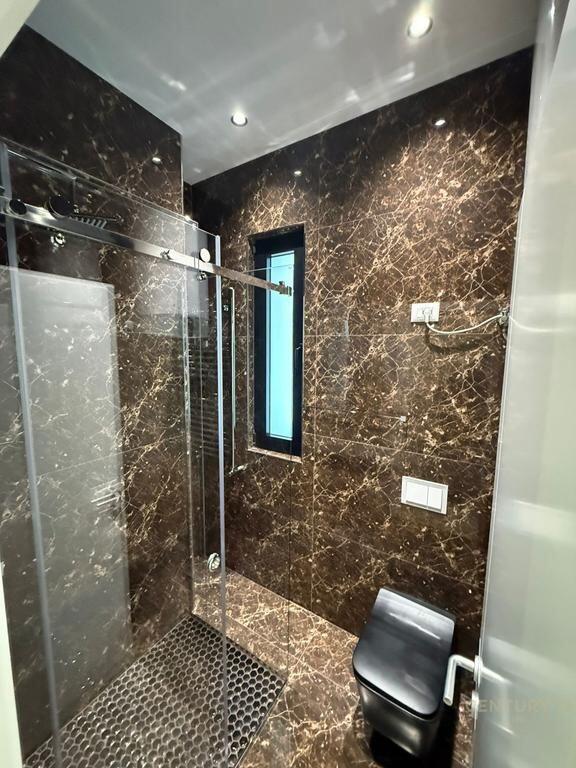 JEPET ME QIRA APARTAMENT 2+1+2 TEK ''KOMPLEKSI SQUARE 21'' !