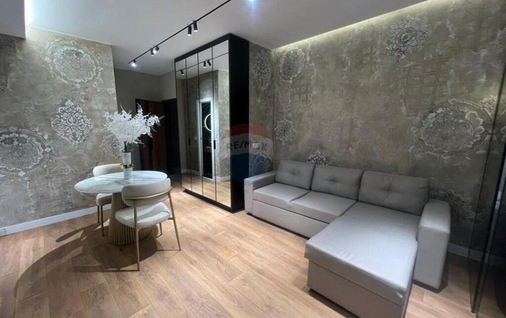 Apartament - Për Shitje - Sheshi Skënderbej, Tiranë!!!! ID: 530181095-235