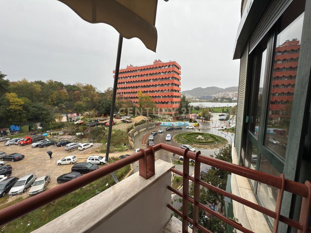 Jepet me qira apartament 2+1+2 , prane Kompleksit NOBIS 1,600 € /Muaj Sip. Totale  121m2