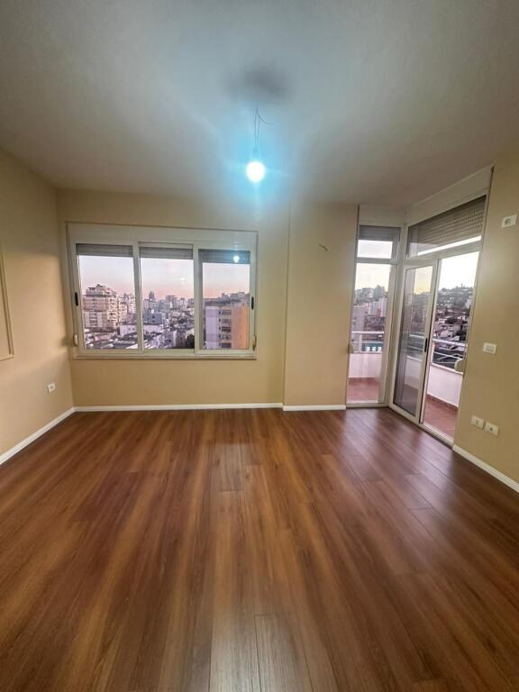 🏡 SHITET APARTAMENT 2+1 + 3 BALKONE POLICIA DURRES