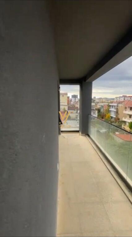 JEPET AMBIENT 117 M2 ME QIRA TE 5 MAJI 500 EURO