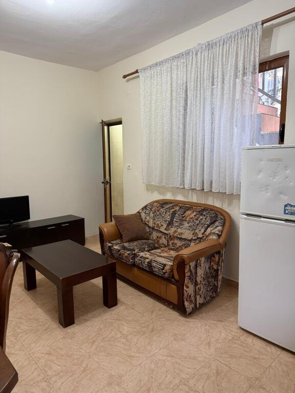 Qera, Hyrje Private 1+1, prane Harry Fultz, ish Hipoteka, 380 euro/muaj