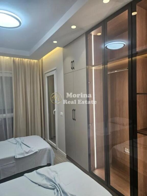 Qera, Apartament 2+1, Sheshi Shqiponja , Rruga Dritan Hoxha, 700 Euro/muaj