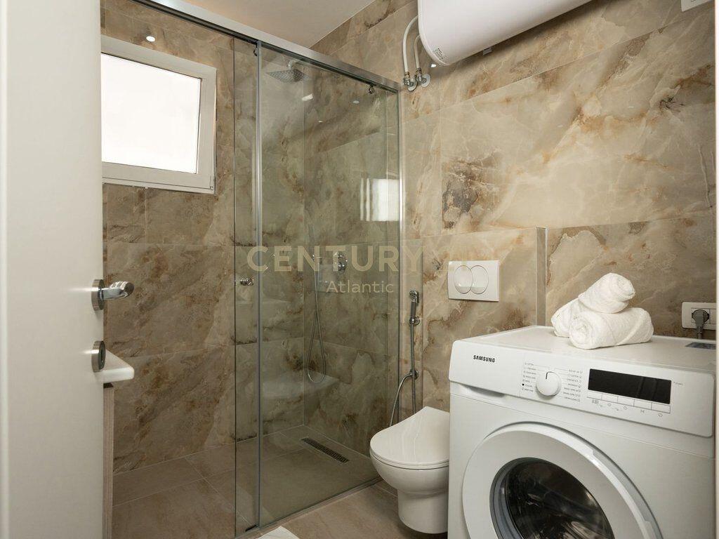 APARTMENT 3+1+2T WITH VERANDA 160 m² – BEACH, DURRES