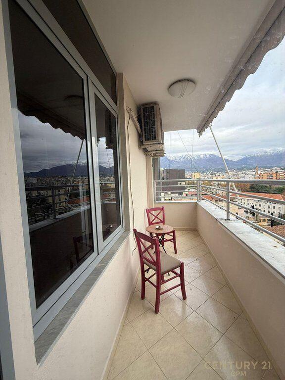 Ekskluzive në zemër të Tiranës – Apartament 2+1 me qira përballë Toptanit! 1,000 € /Muaj Sip. Totale  120m2