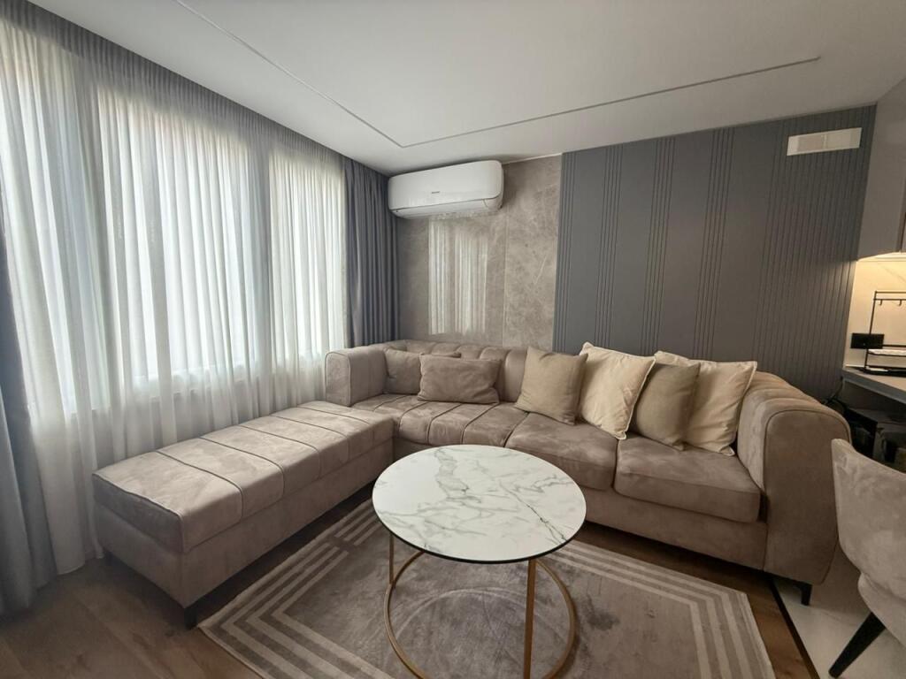 📌 Duplex Modern me Qira – Liqeni i Thatë