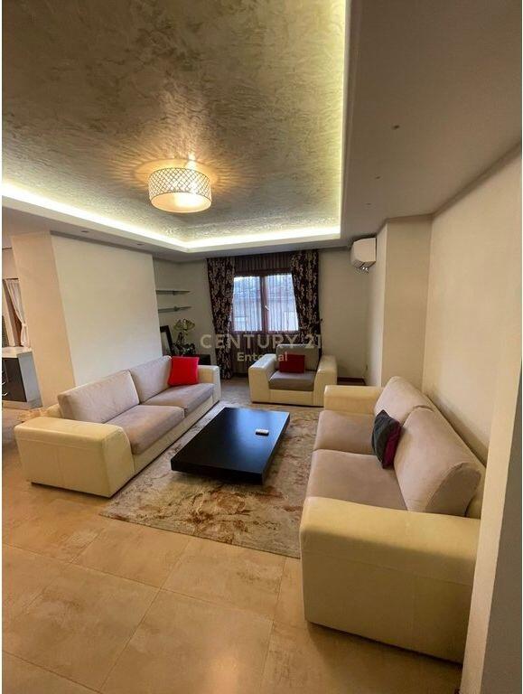 Apartament 3+1+2 me qira ,  