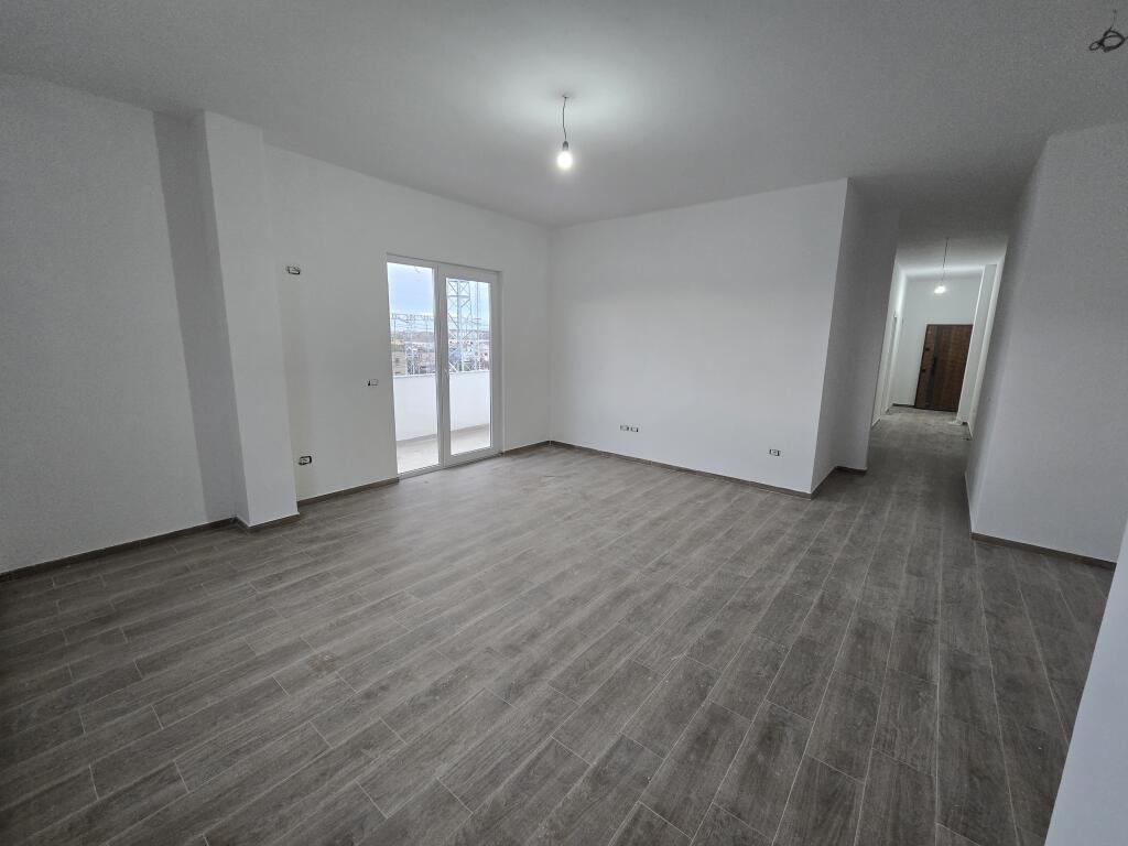 Shitet me kredi 💥1+1/Shitje📍Bulevardi I ri 📌121000€