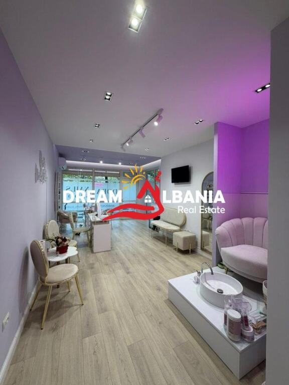 Ambient biznesi me qera , Liqeni i Thate ( ID 42711149)