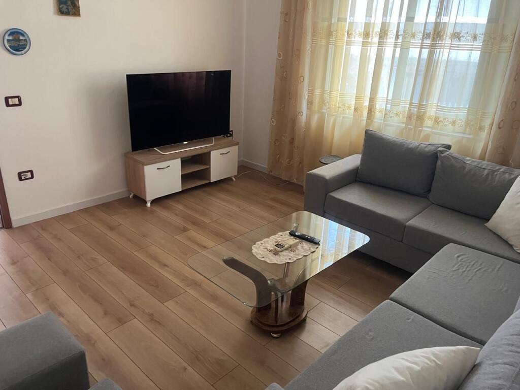 Jepet me qira shtepi private