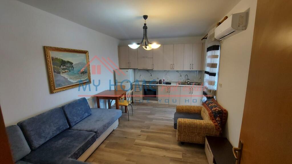 Apartament 1+1 me qera tek Shallvaret ne Tirane