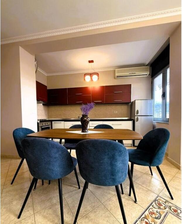 Apartament 2+1 me qira përballë Toptanit!