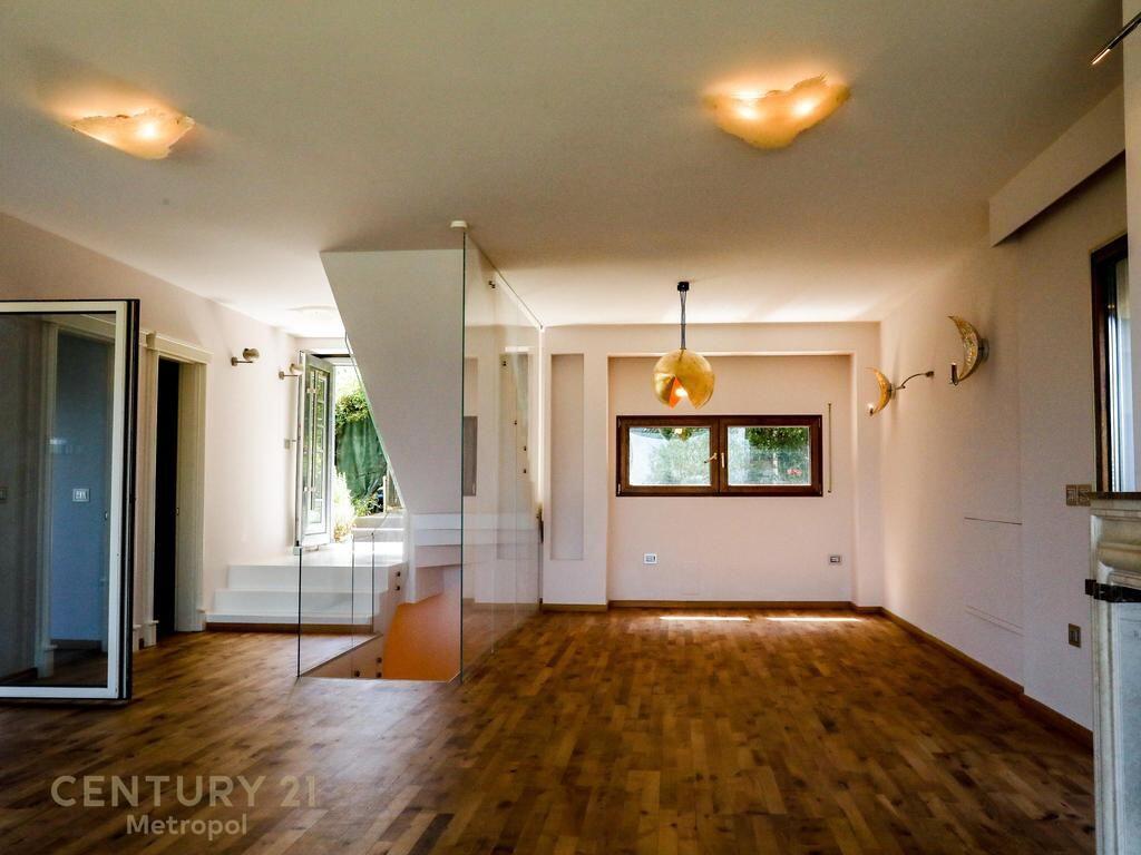 Luxury Villa for Sale – Long Hill Residence