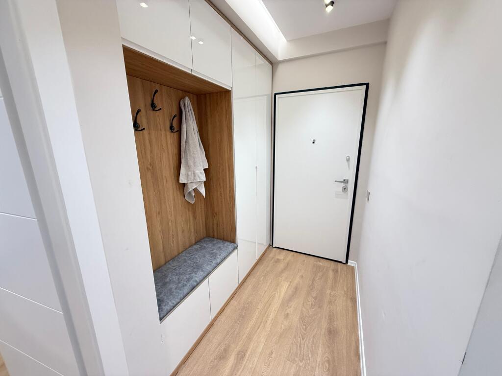 Affitto Super Appartamento 2+1+2 bagni  Piano 3, palazzo nuovo con ascensore Nuovo arredamento, mai abitato prima  📍Liqeni i thate, Complesso Fz  Prezzo 1000€