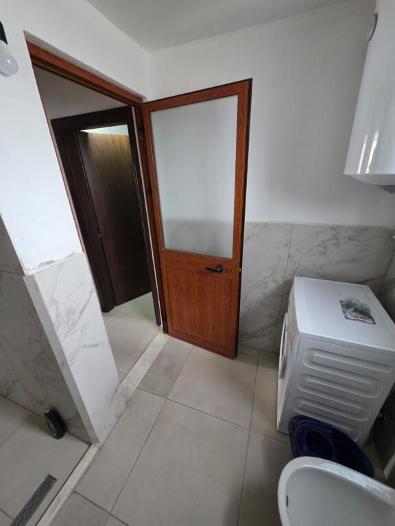 Jepet me qira kati i trete i nje shtepie private 3+1 ne lagje 17