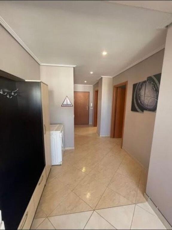 Shitet 2+1 tek Ish Parku