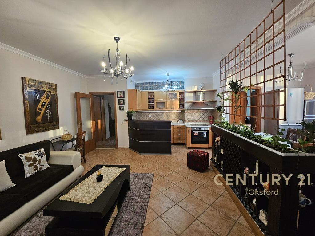APARTAMENT 3+1+2 PER QIRA KOMUNA E PARISIT TE KIKA 1!