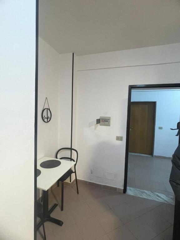 Jepet me qira apartament ne plazh iliria 1+1 totalishte i mobiluar